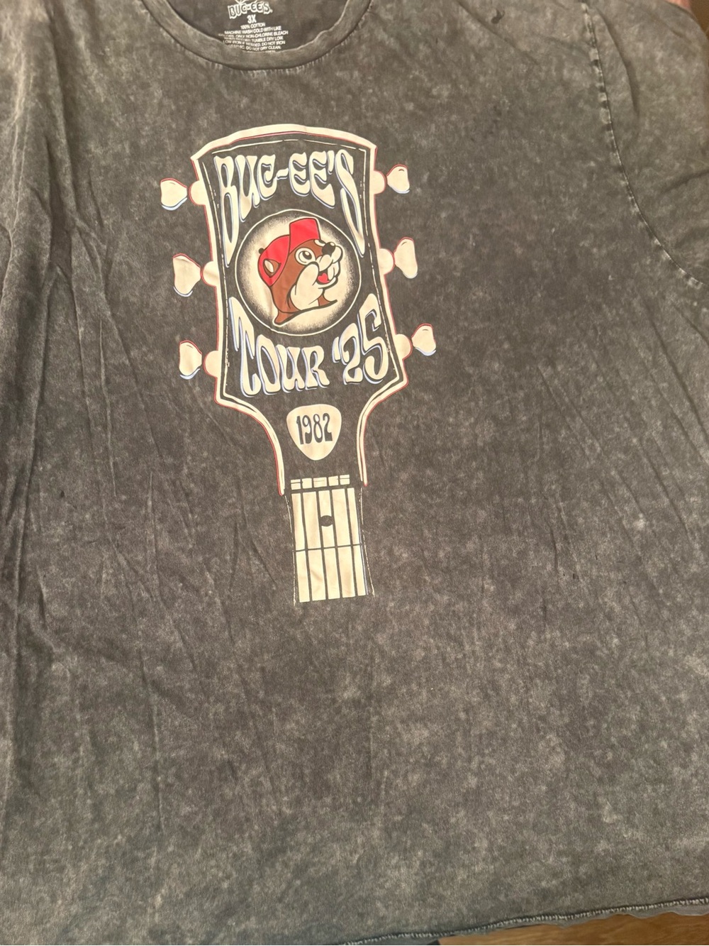 Buc-ees 2025 tour shirt